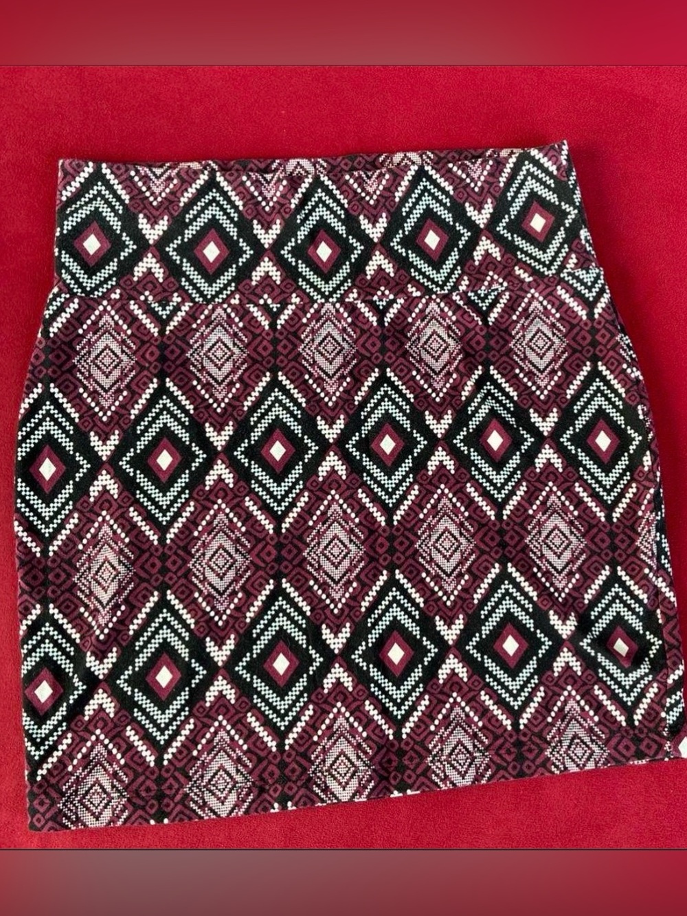 Charlotte Russe Geometric Mini skirt